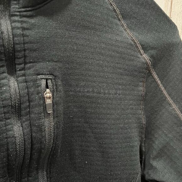 Marmot Black Half Zip Lightweight Pullover Thumb Holes Womens Small - Picture 2 of 9